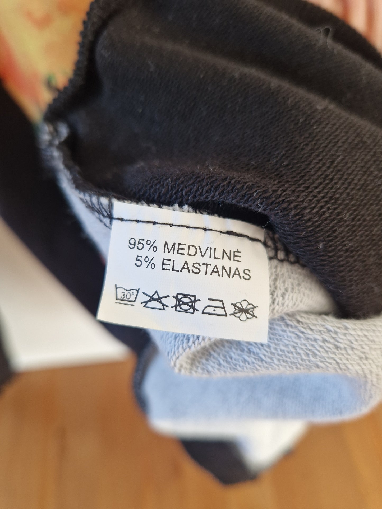 „Medinė adata“ laisvalaikio kostiumėlis berniukui (152 dydis)